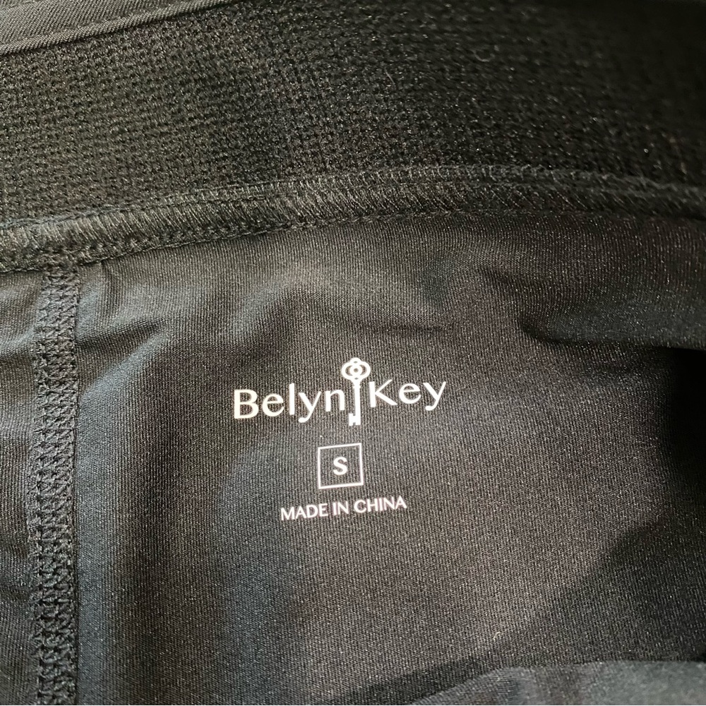 NWT Belyn Key Ladies Size Small Black and White Skorts - Picture 4 of 10